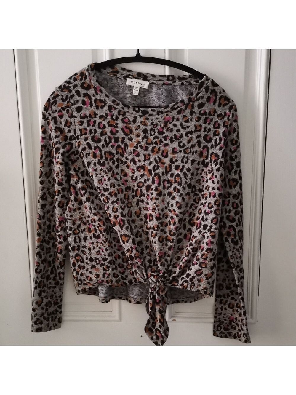 Monteau womens leopard casual print sweater with tie in front. Size M